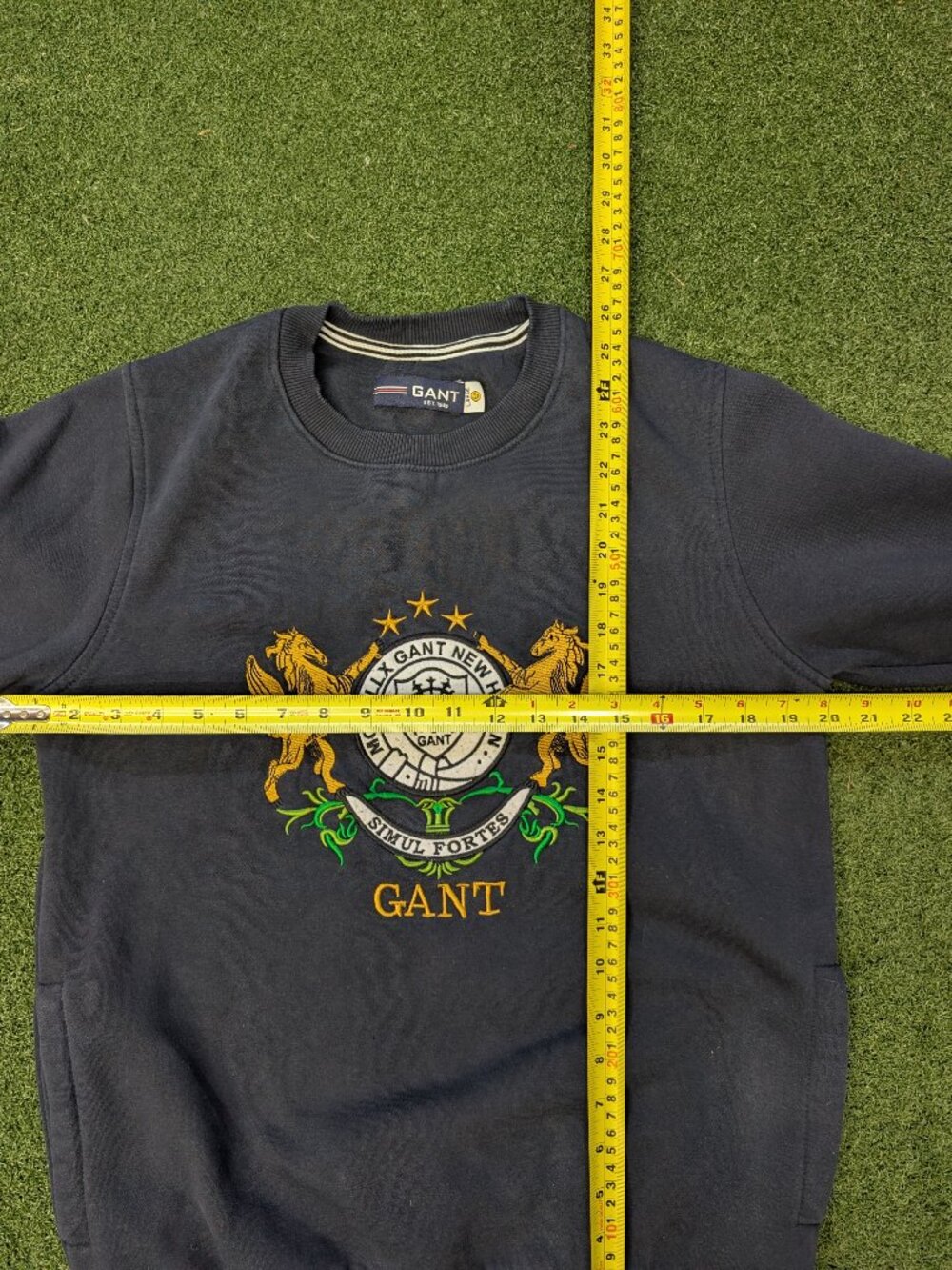 Vintage Gant McNally Crest Embroidered Crewneck Sweatshirt Navy Womens Large - Picture 6 of 7
